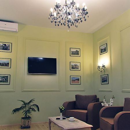 Classic Apartment On Zhukovskoho Odesa Exterior photo