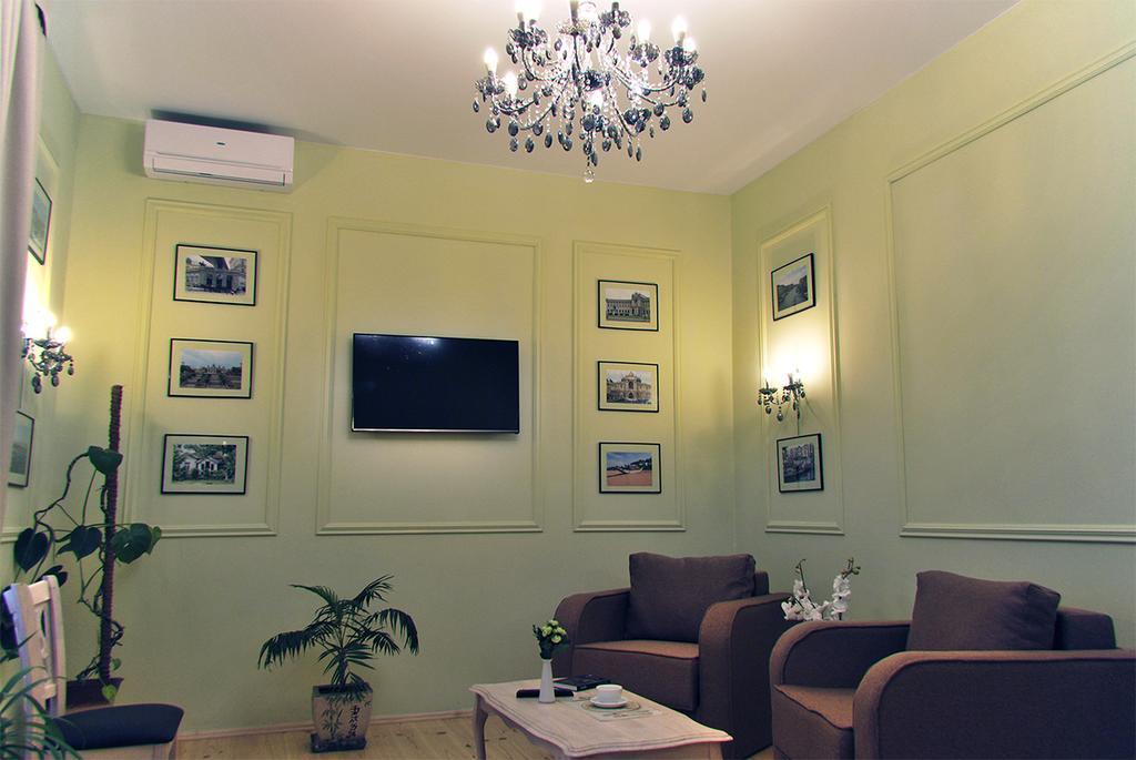 Classic Apartment On Zhukovskoho Odesa Exterior photo