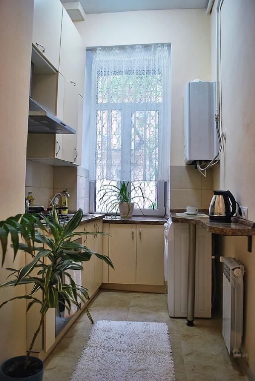 Classic Apartment On Zhukovskoho Odesa Exterior photo